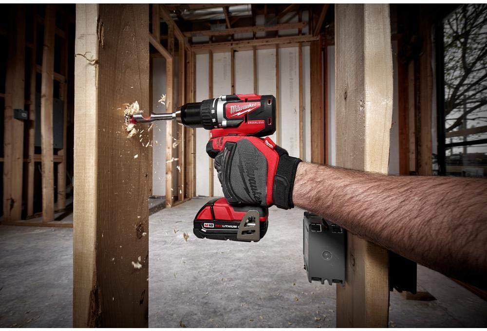 Milwaukee 2801-21P M18 18V Compact Brushless 1/2' Driver/Drill Kit