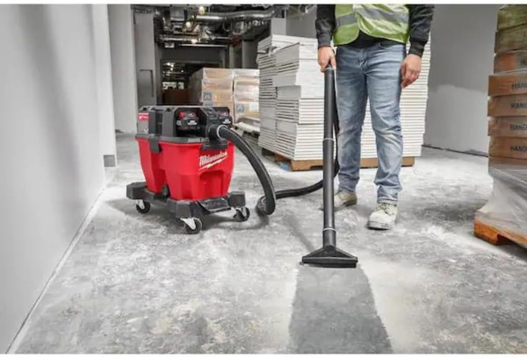 Milwaukee 0920-20 M18 Fuel 9 Gallon DualBattery Wet/Dry Vacuum (Bare Tool)