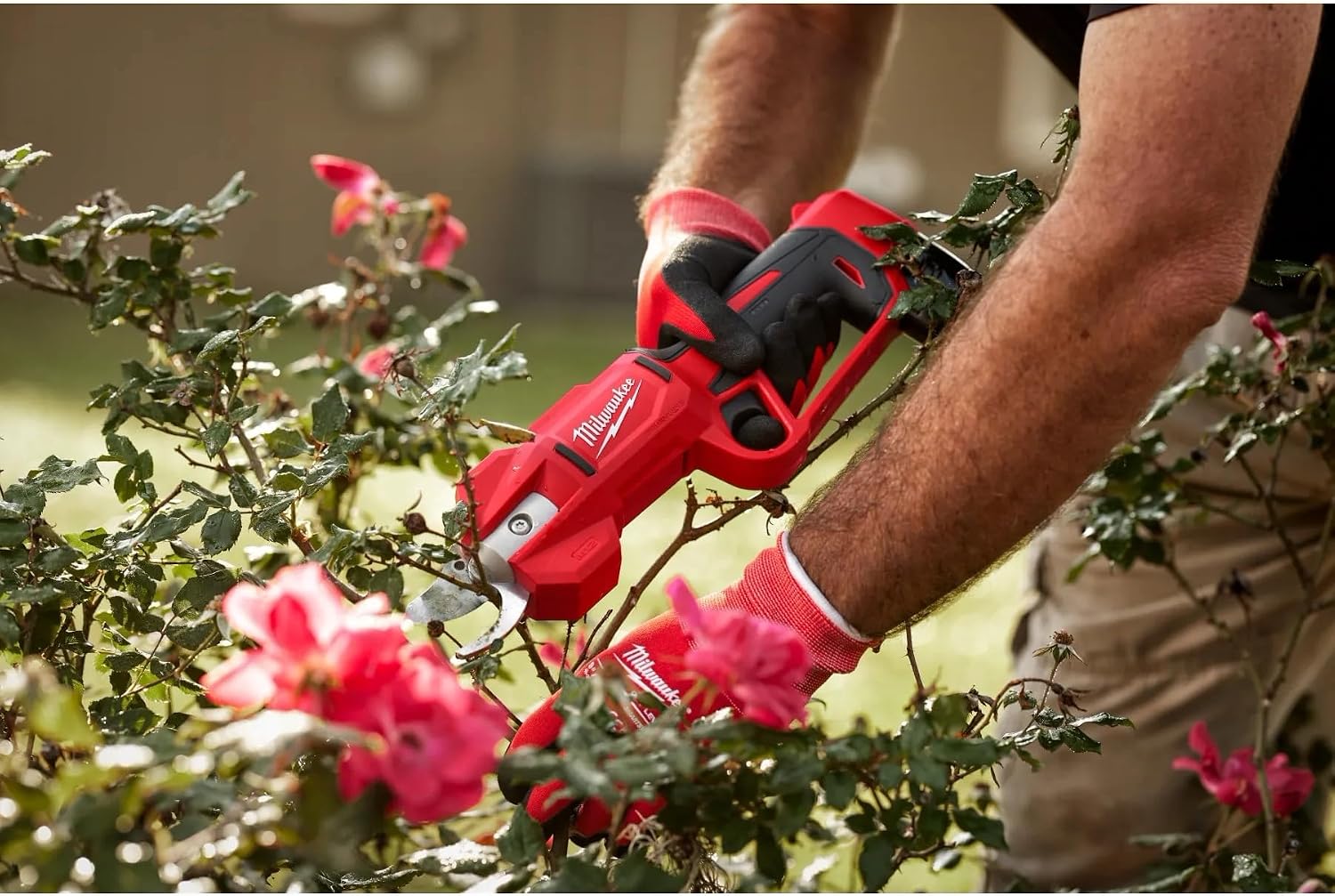 Milwaukee Electric - M12. BRUSHLESS Pruning Shears