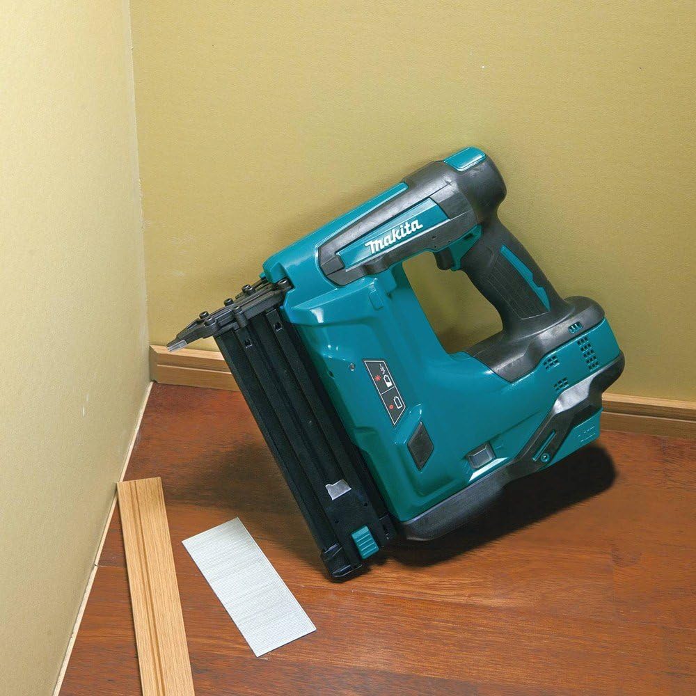 Makita XNB01Z 18V LXT Lithium-Ion Cordless 2' Brad Nailer