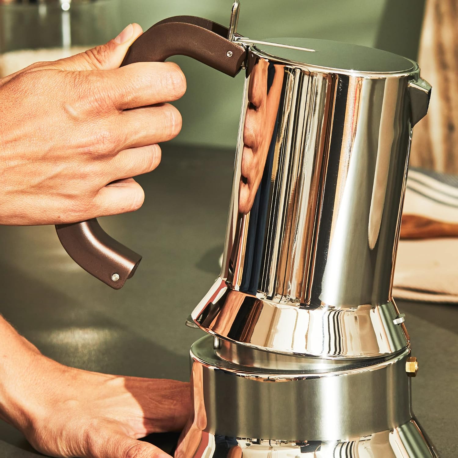 Alessi 9090/1 - Design Stovetop Espresso Coffee Maker, 18/10 Stainless Steel, Mirror Polished, 1 cup