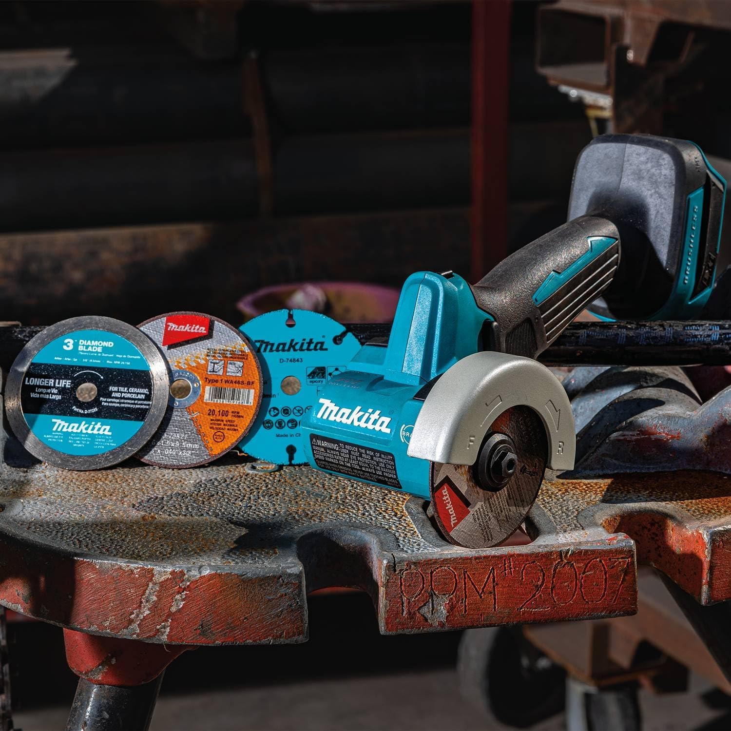 Makita XCM01Z 18V LXT® Lithium-Ion Brushless Cordless 3' Cut-Off Tool, Tool Only