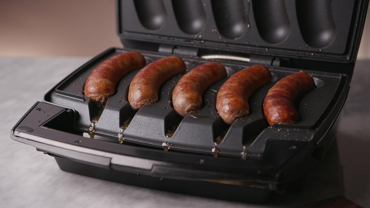JOHNSONVILLE SIZZLING SAUSAGE GRILL Johnsonville BTG0498 Sizzling Sausage Grill, OSFA, Black/Stainless