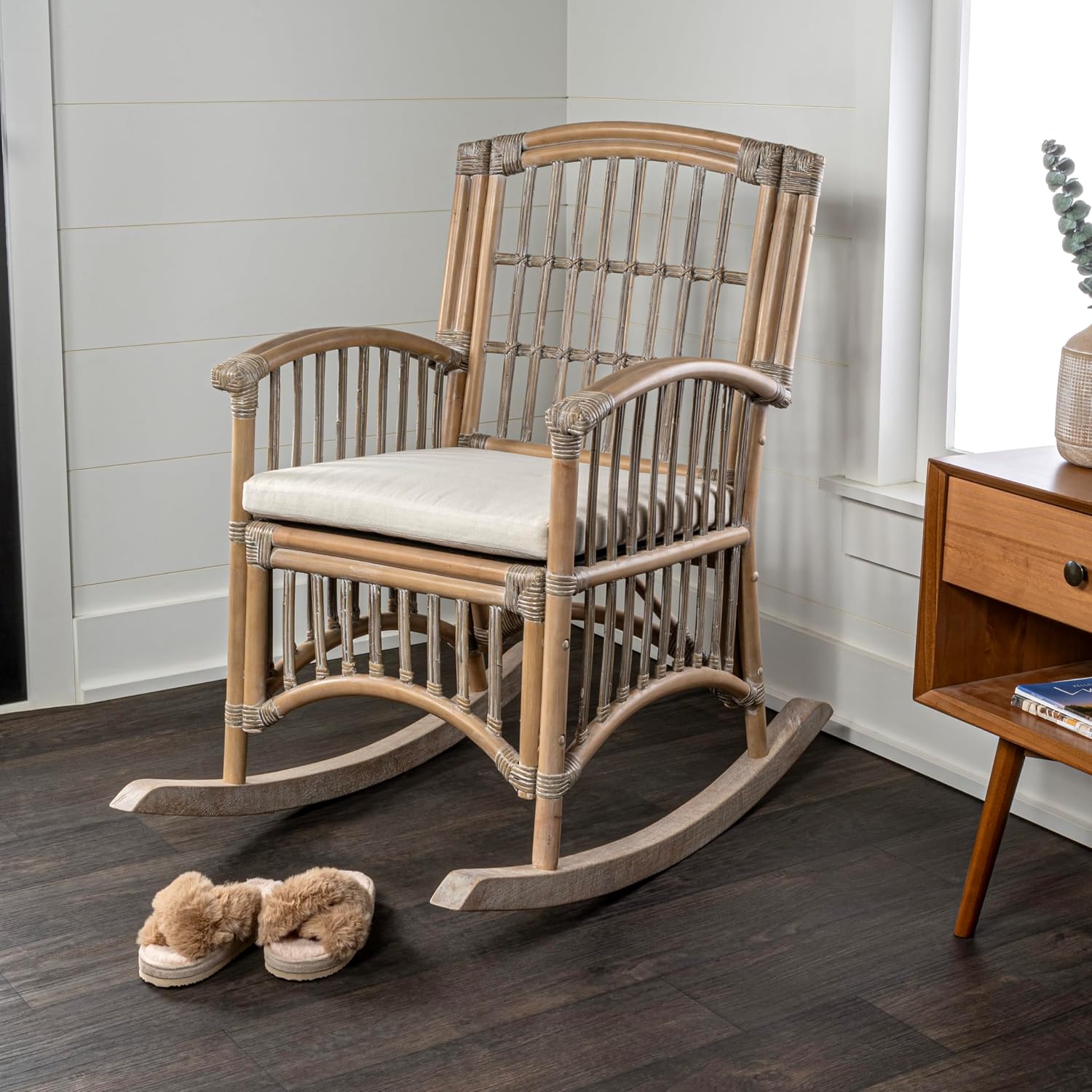 JONATHAN Y RCK200B Swayze Bohemian Farmhouse Woven Rattan/Wood Rocking Chair White Cushion with Gray/White Wash Frame for Home, Living Room, Bedroom, Guestroom, Foyer, Library