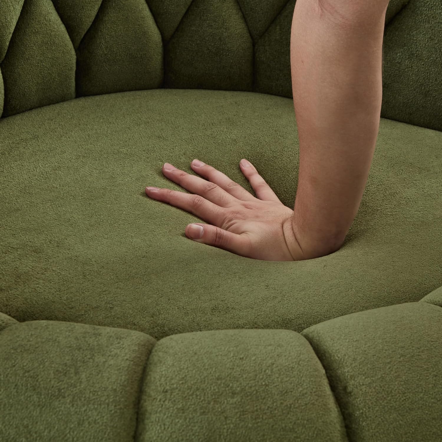 360° Swivel Accent Chair, Chenille Fabric Barrel Swivel Chair Round Club Chair with Curved Armrests & Thick Cushioning, Stylish Channel-Tufted & Diamond-Quilted Backrest for Living Room (Green,02)