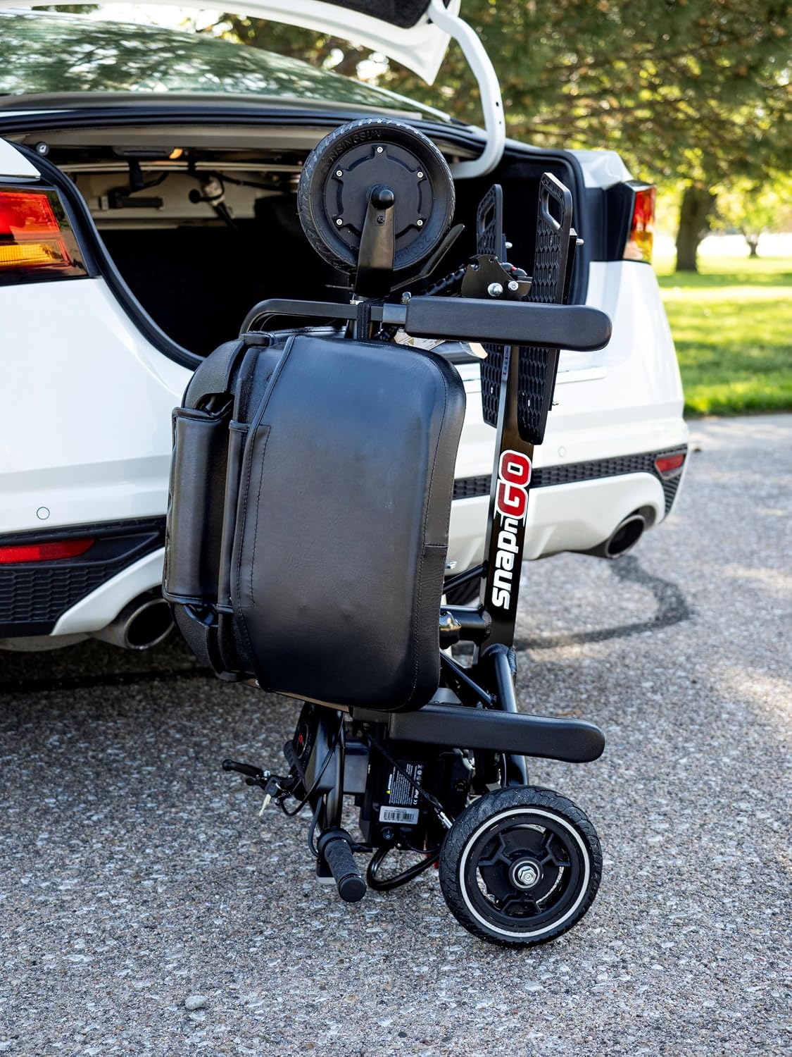 SNAPnGO Three Wheel Portable Mobility Adult Scooter - Aircraft-Grade Aluminum Frame for Top Speeds of 5mph and 13-Mile Range - Folding Feature, 250W Motor, Quick Charge 36V Lightweight Battery