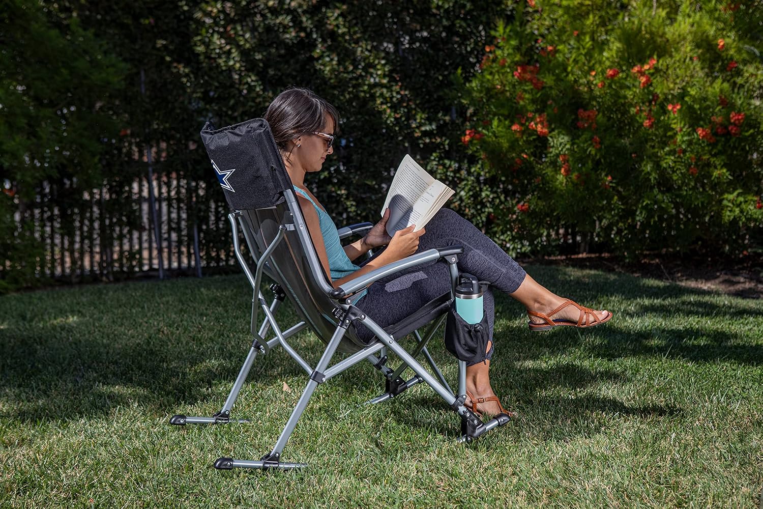 Picnic TIME NFL Unisex-Adult NFL Outdoor Rocking Camp Chair, XL Heavy Duty Camping Chair for Adults